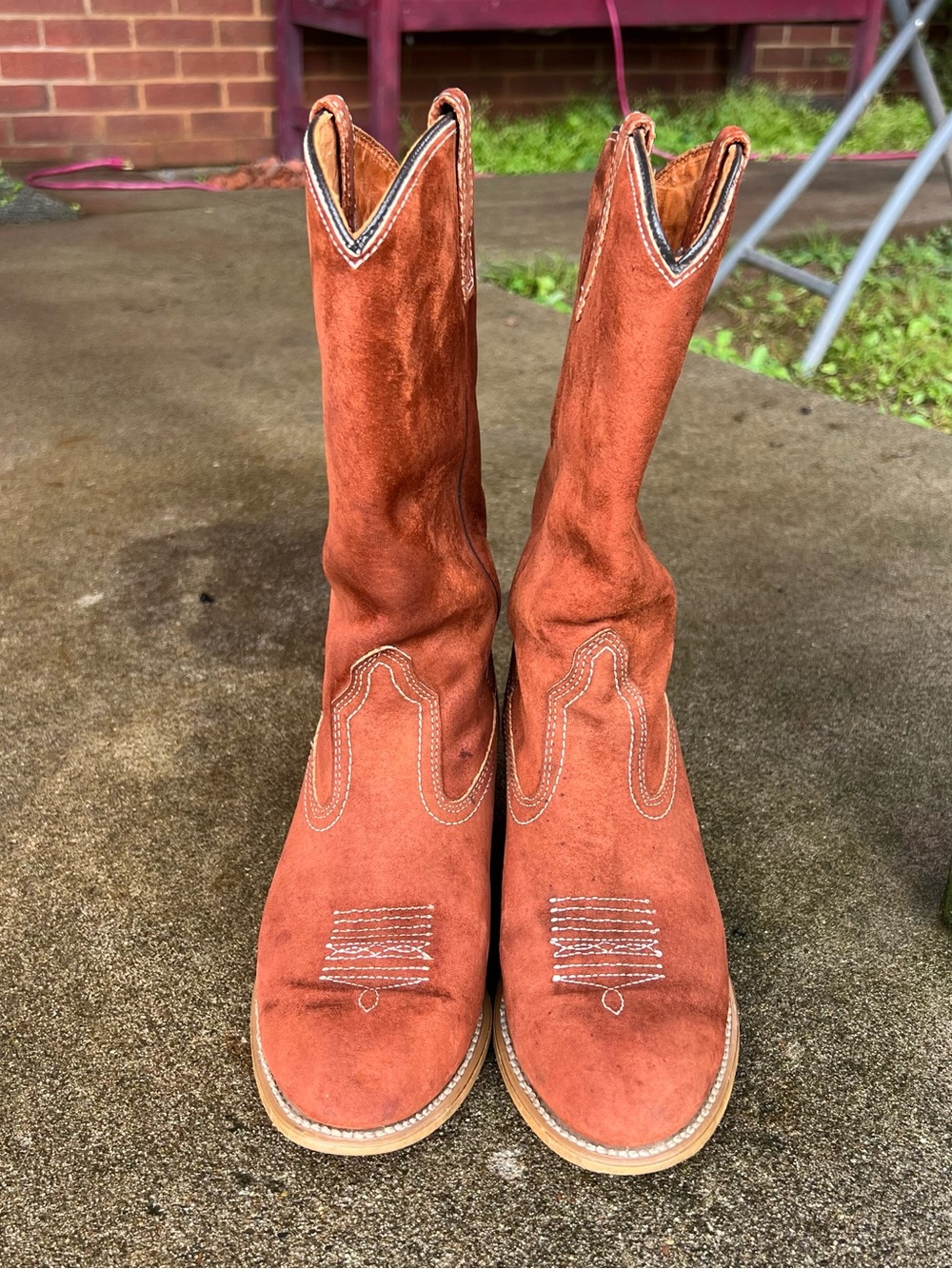 Women's Suede Heeled Western Boots - Rust Brown - Picture 2 of 4